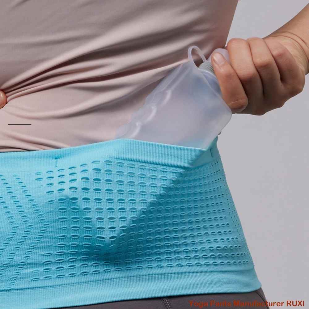 черни шорти за йога с висока талия