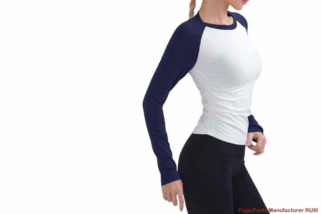 черен голф с джобове Ruxi bg3068